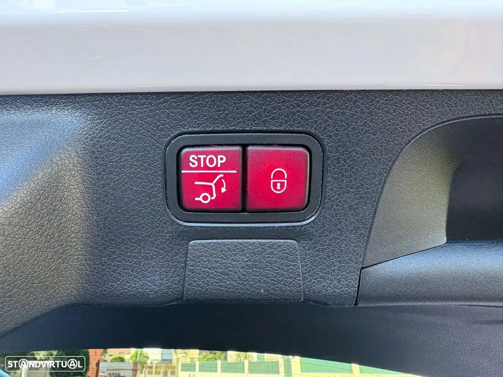 Mercedes-Benz CLA 200 d Shooting Brake AMG Line Aut. - 28