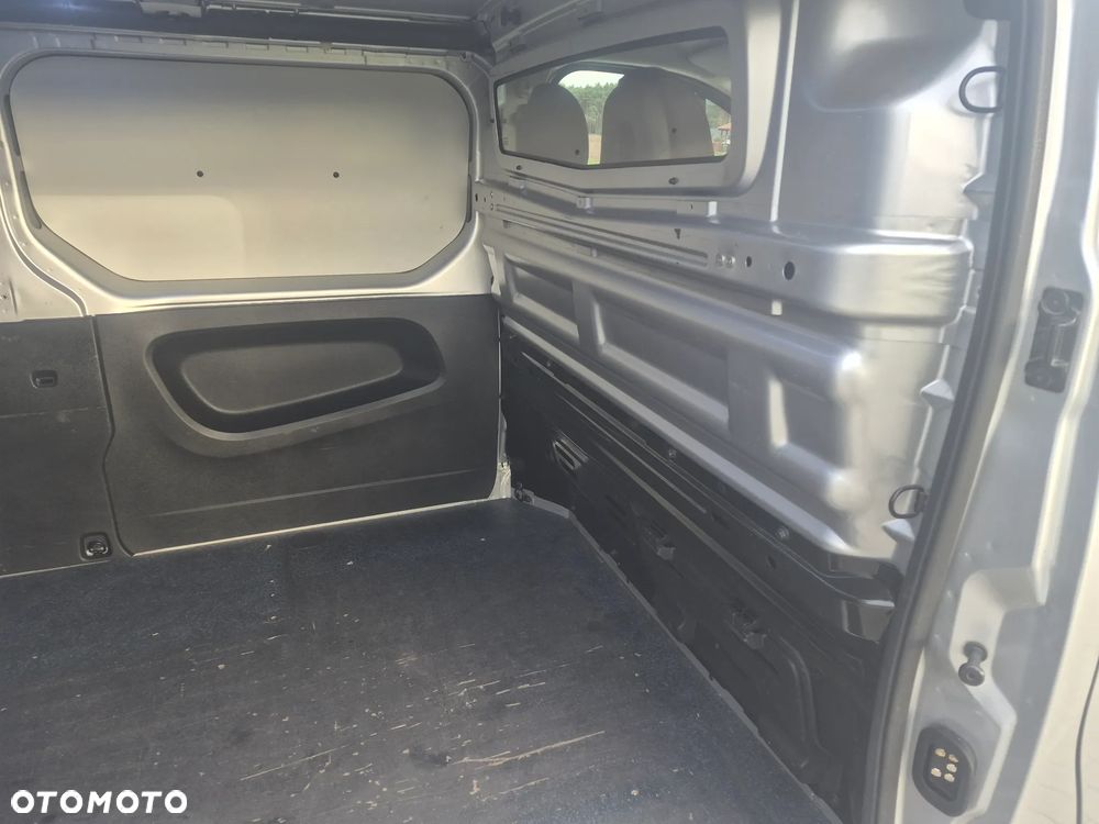 Renault Trafic - 16