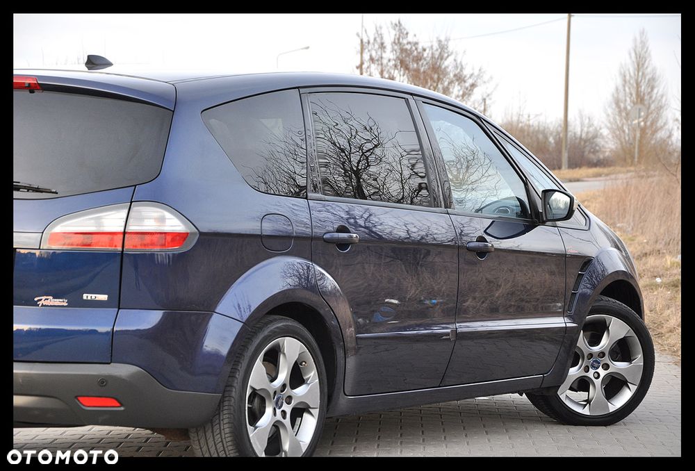Ford S-Max - 11
