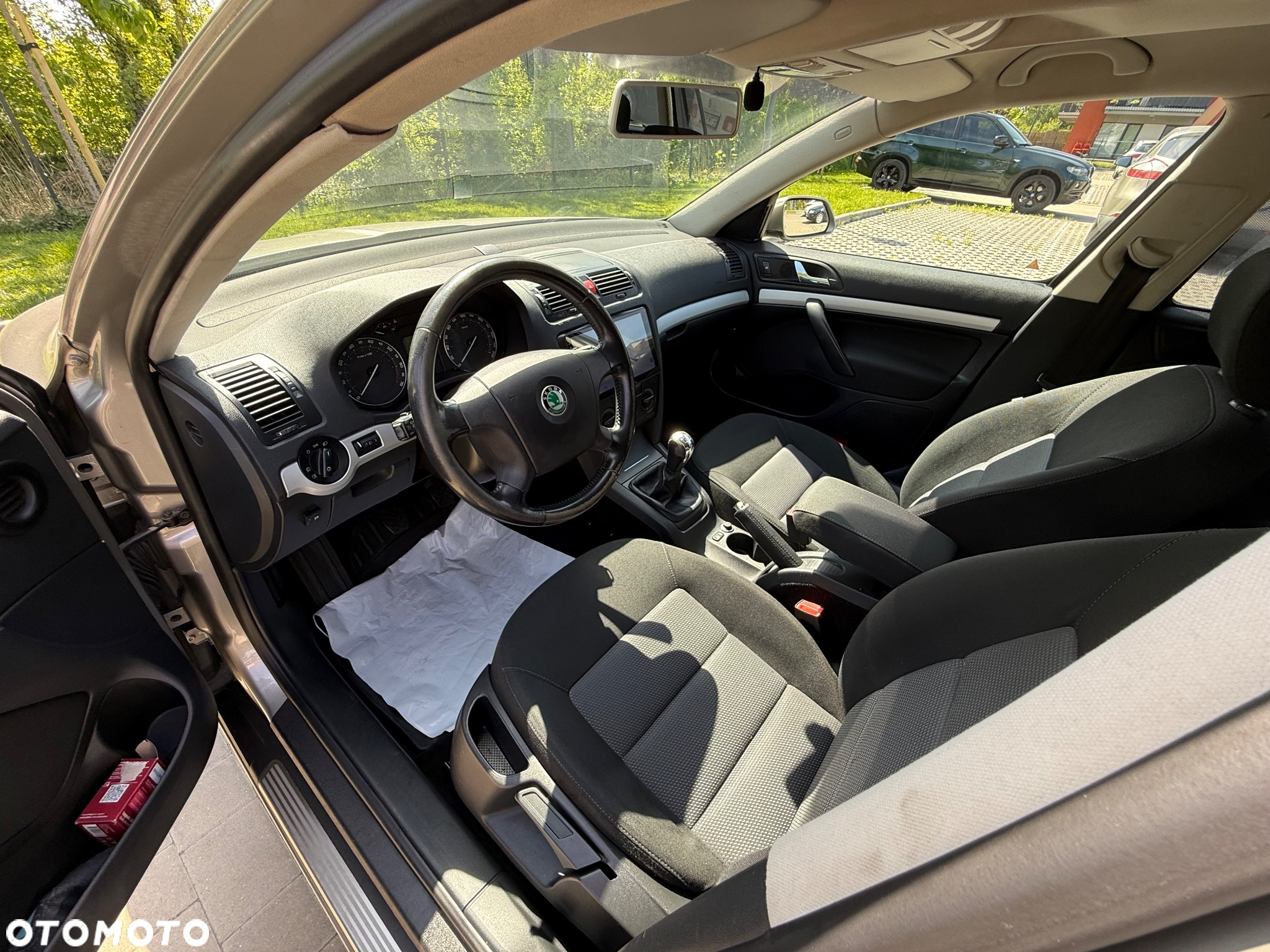 Skoda Octavia 1.6 Ambiente - 22
