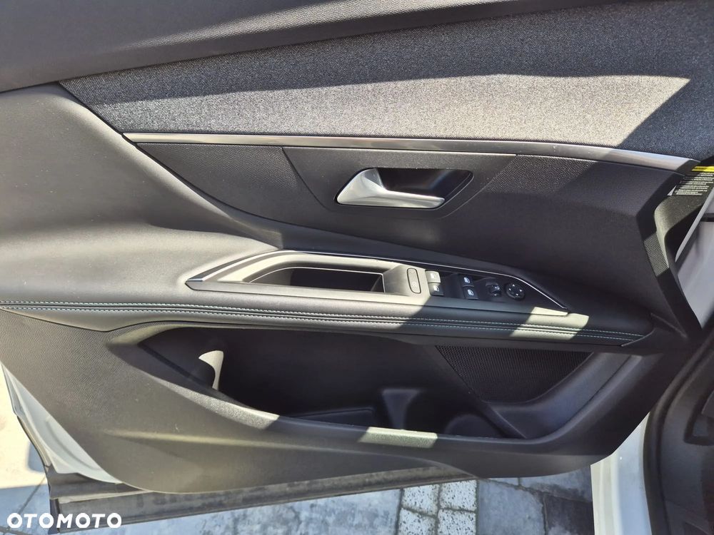 Peugeot 3008 1.5 BlueHDi Active Pack S&S EAT8 - 16