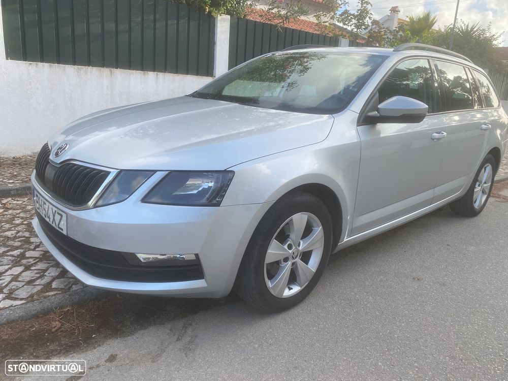 Skoda Octavia 1.6 TDI DSG Ambition - 1