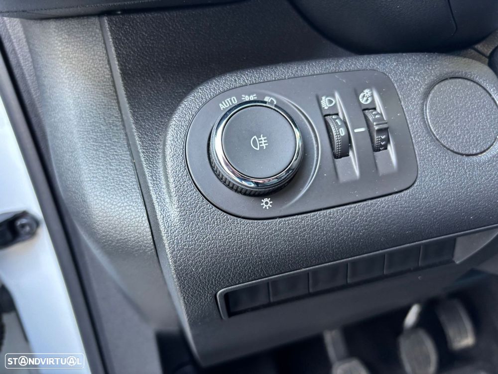 Opel Combo 1.5 102cv 3 LUGARES - LONGA - AC - IVA DEDUTÍVEL - 23