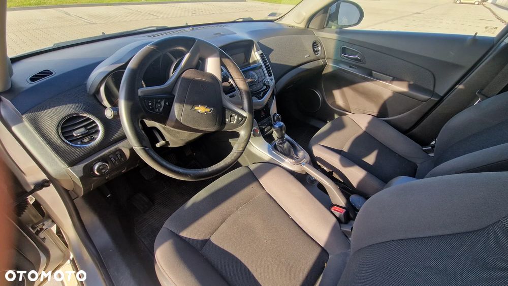 Chevrolet Cruze 1.8 LS - 4