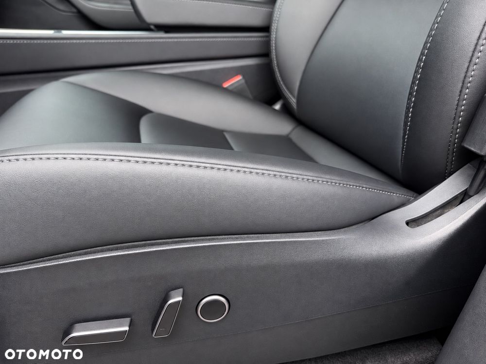 Tesla Model Y RWD - 7