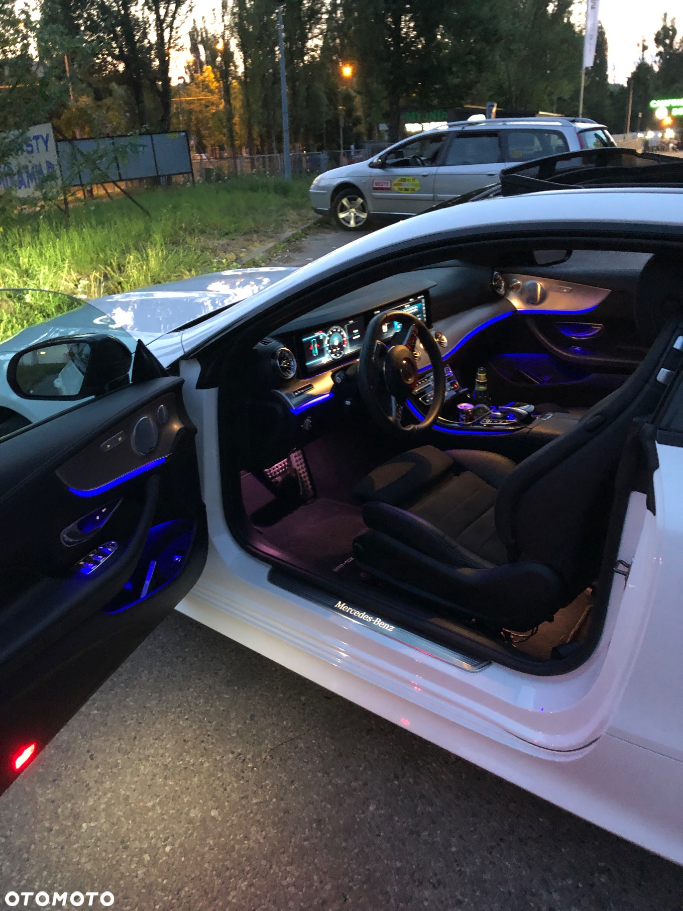 Mercedes-Benz Klasa E 200 Coupe 9G-TRONIC - 33