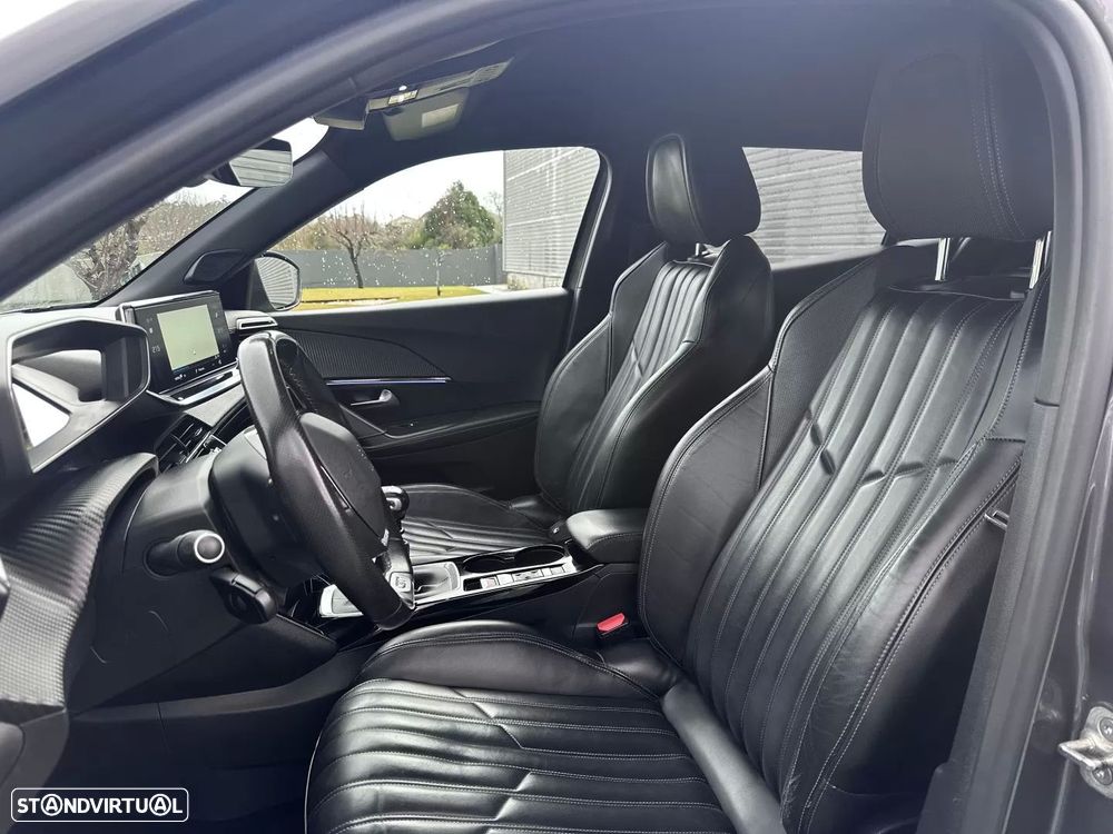 Peugeot 2008 1.2 PureTech GT - 28