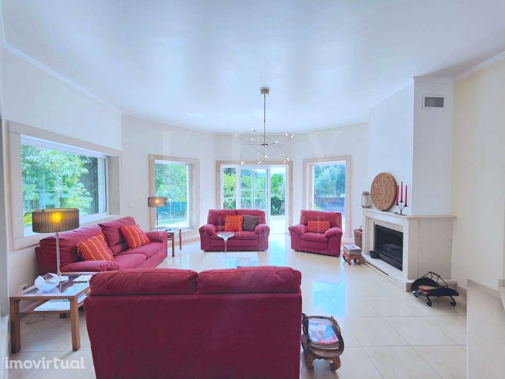 MORADIA COM LOTE DE 1.000m2 EM CABRIZ, SINTRA - Grande imagem: 2/60