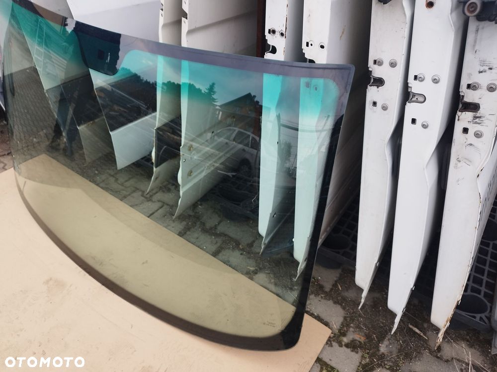 Szyba przednia czołowa Mercedes Vito W638 98-03r - 2