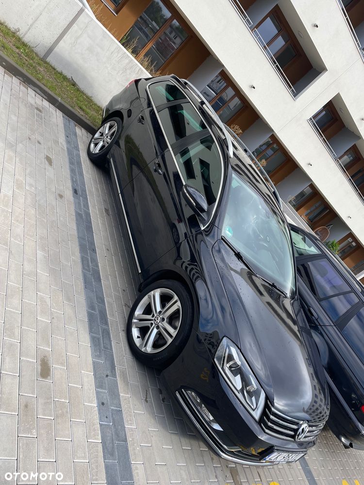 Volkswagen Passat - 1