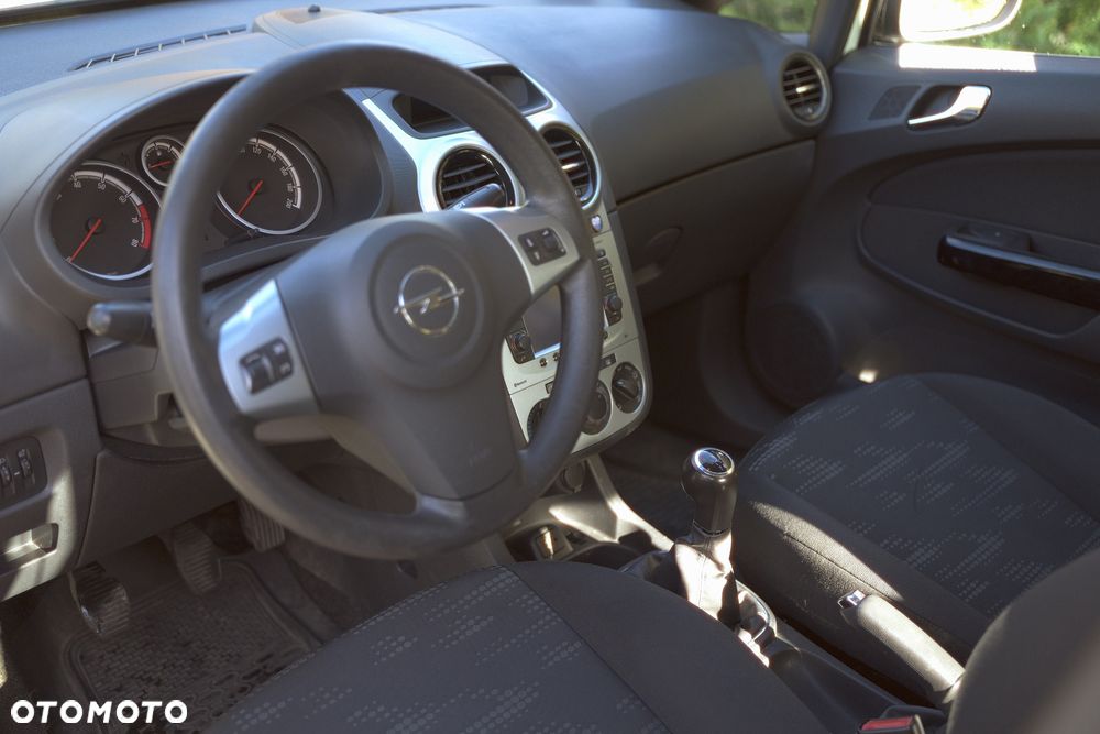 Opel Corsa - 11
