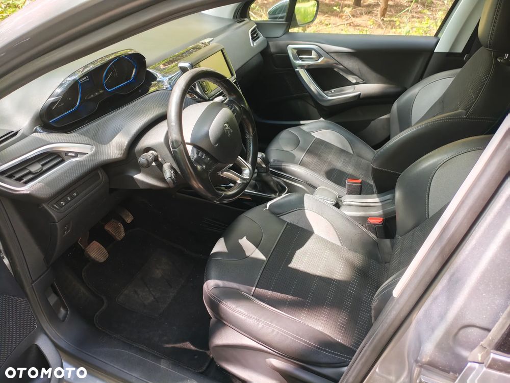 Peugeot 2008 1.6 BlueHDi Style - 12