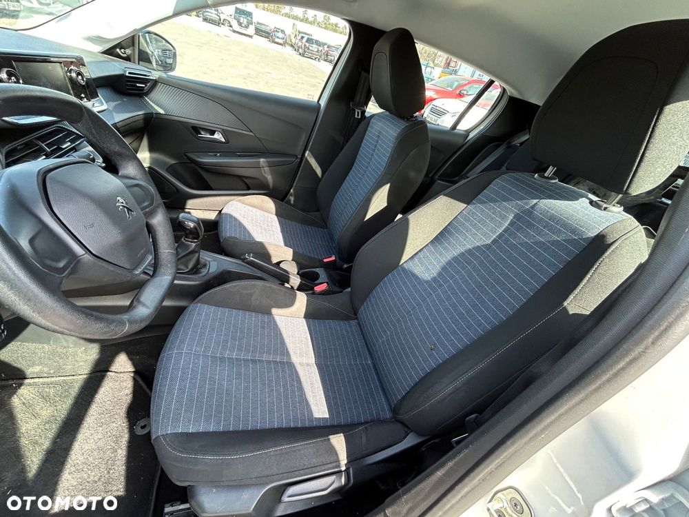 Peugeot 208 - 6
