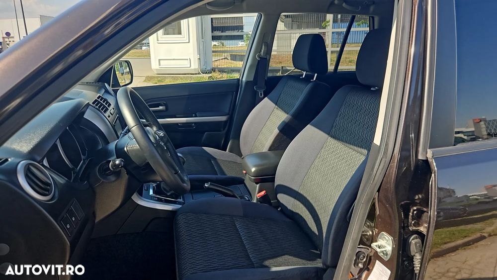Suzuki Grand Vitara 1.9 DDiS Comfort - 12