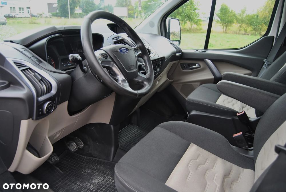 Ford Tourneo Custom - 5