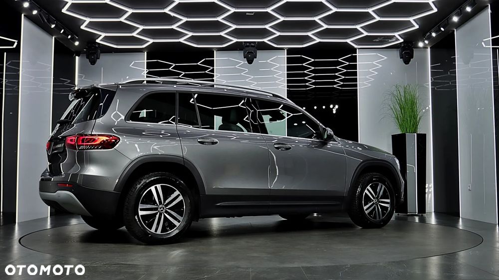 Mercedes-Benz GLB 200 7G-DCT - 11