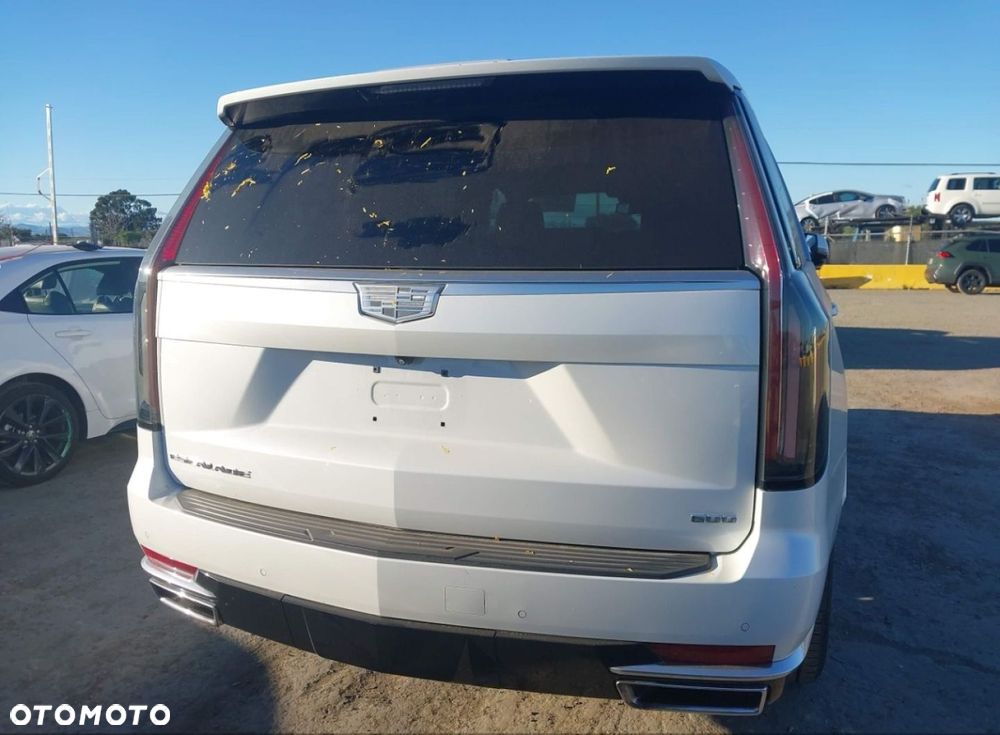 Cadillac Escalade - 6