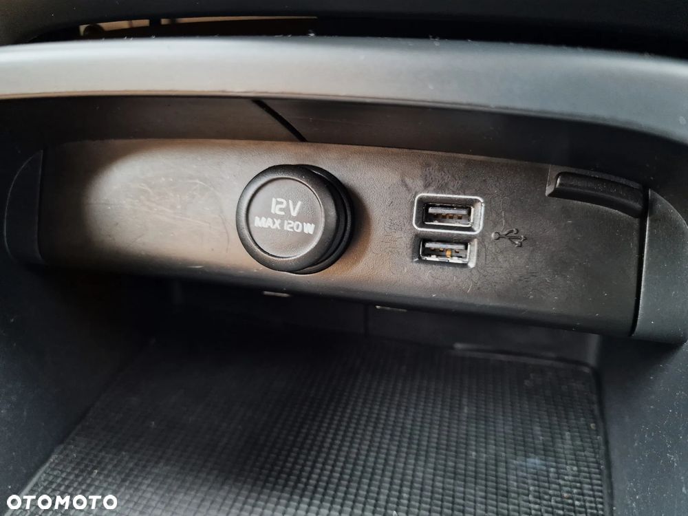 Volvo XC 40 D3 Momentum Pro - 25