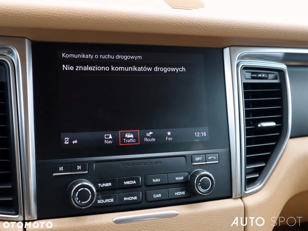 Porsche Macan - 29