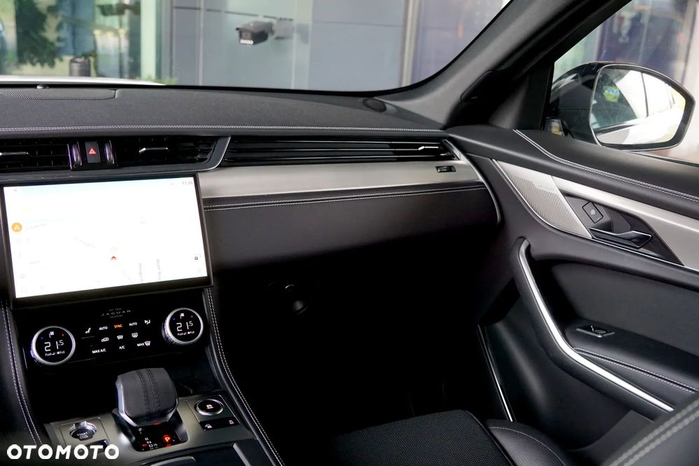 Jaguar F-Pace 2.0 D200 mHEV AWD R-Dynamic SE - 28