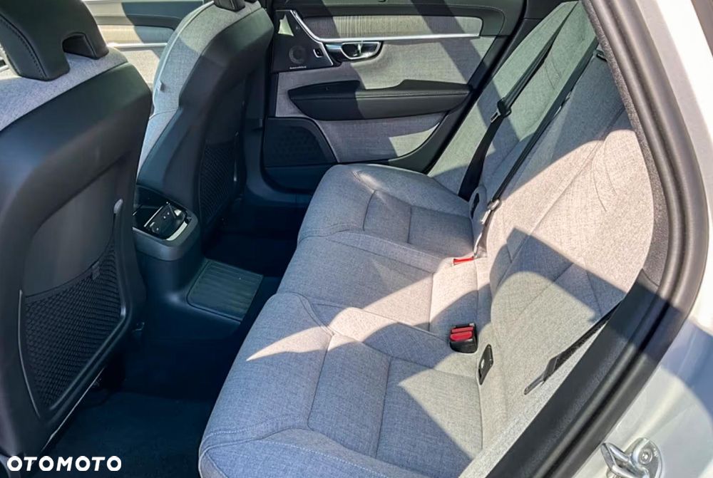 Volvo V90 T8 AWD Plug-In Hybrid Plus Dark - 8