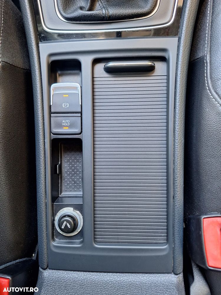 Volkswagen Golf 1.6 TDI DPF BMT Highline - 20