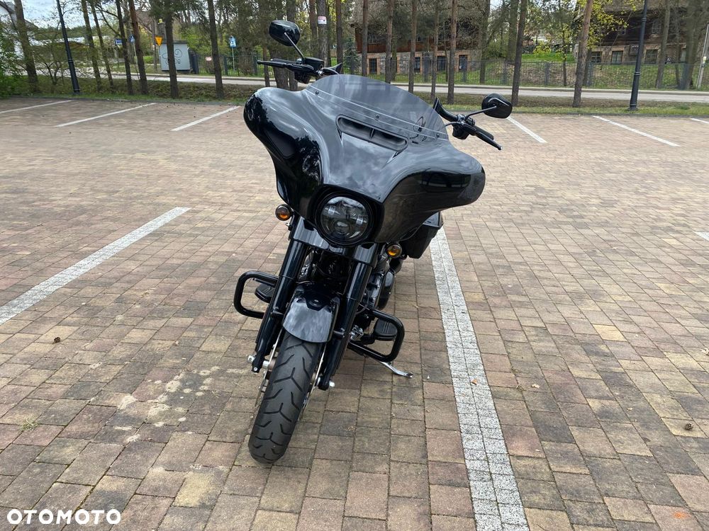 Harley-Davidson Touring Street Glide - 4