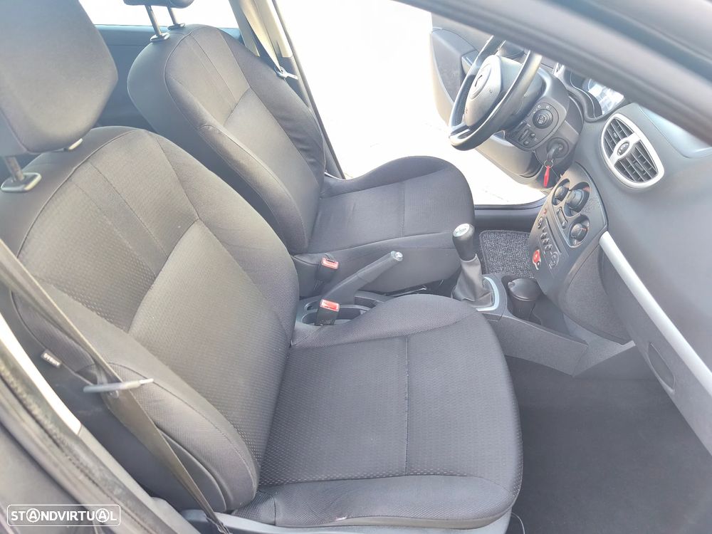 Renault Clio 1.2 16V Dynamique - 11