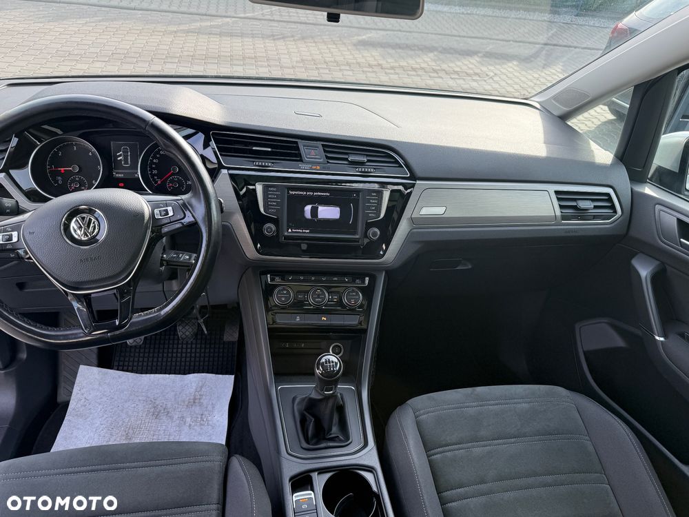 Volkswagen Touran 2.0 TDI BMT Highline - 29