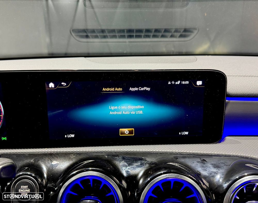 Mercedes-Benz A 200 Limousine 7G-DCT AMG Line - 30