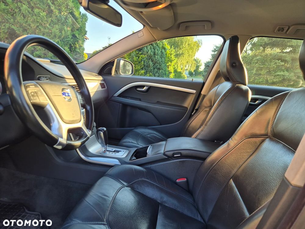 Volvo V70 D5 AWD Summum - 24