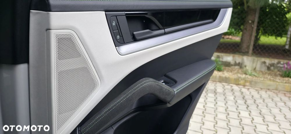 Porsche Cayenne - 23