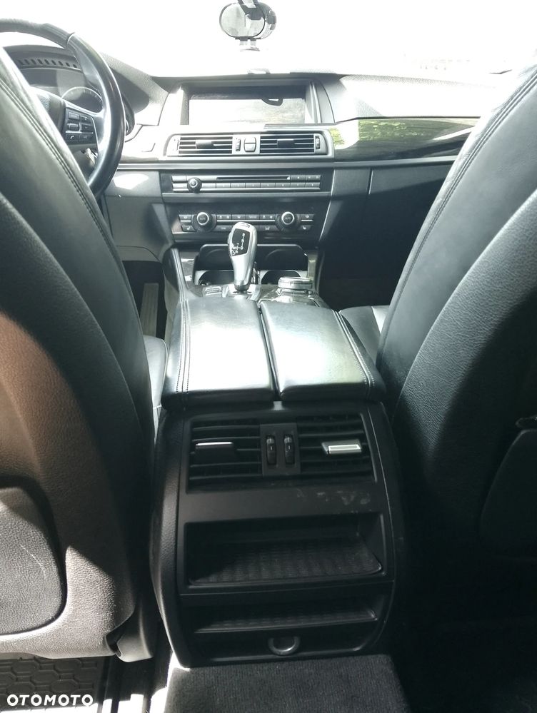 BMW Seria 5 528i - 7