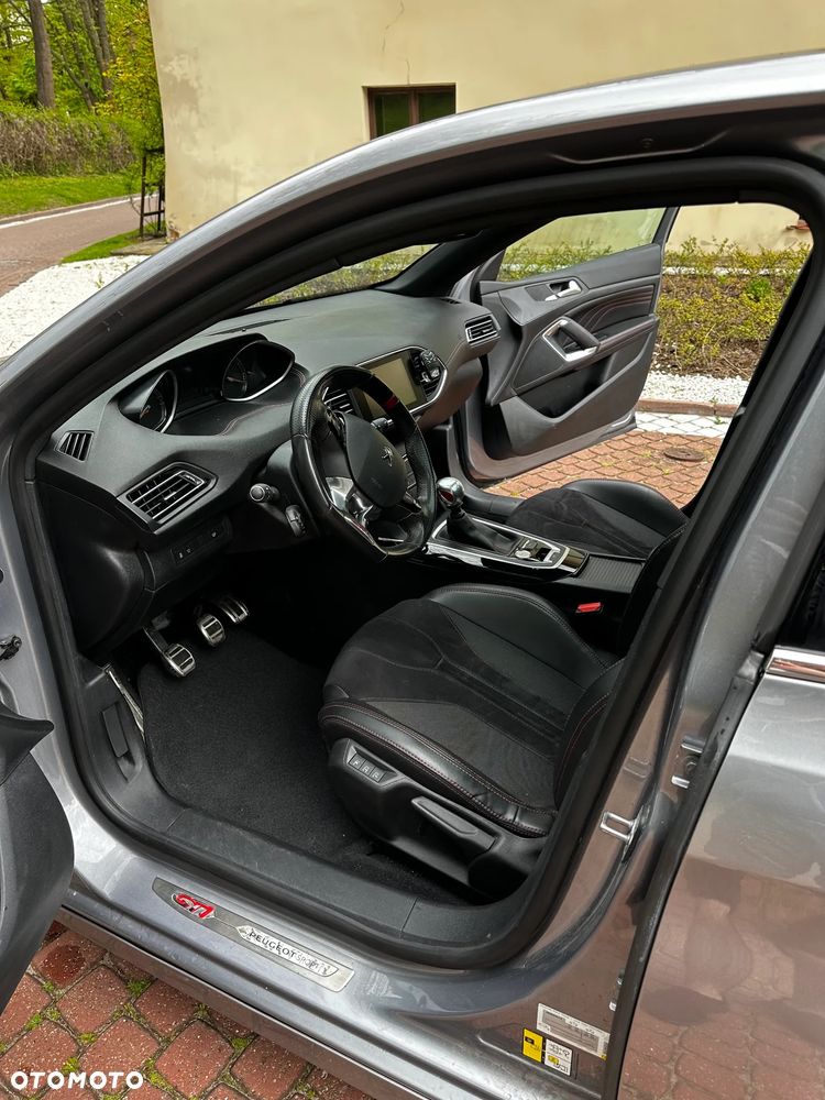 Peugeot 308 1.6 e-THP GTi by Sport S&S - 7