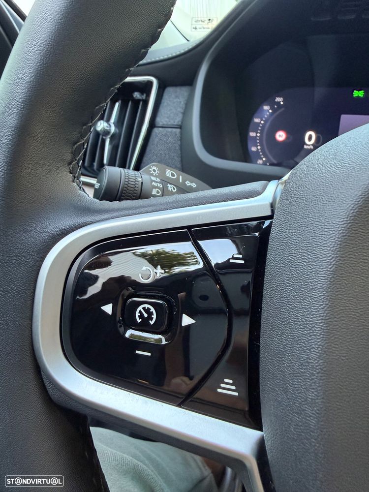 Volvo XC 90 2.0 T8 PHEV Plus Dark AWD - 22