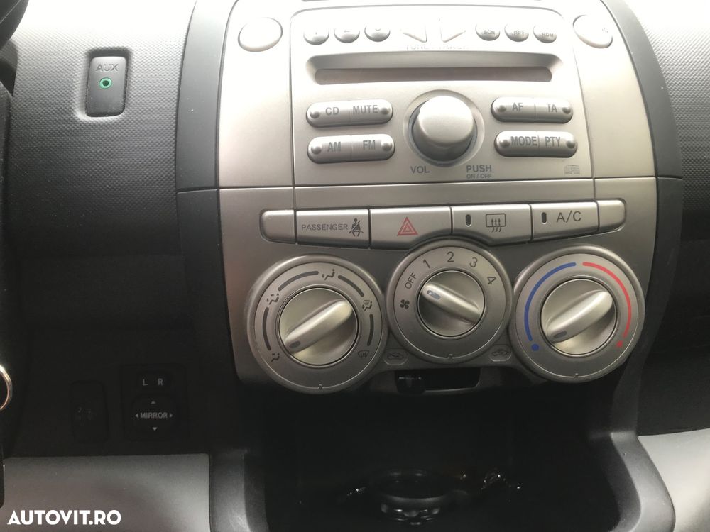 Daihatsu Sirion - 10