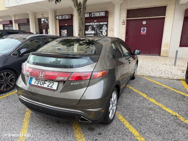 Honda Civic 1.8 Sport - 10