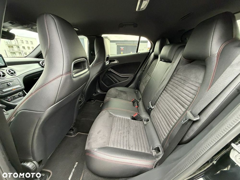 Mercedes-Benz GLA 180 7G-DCT AMG Line - 31