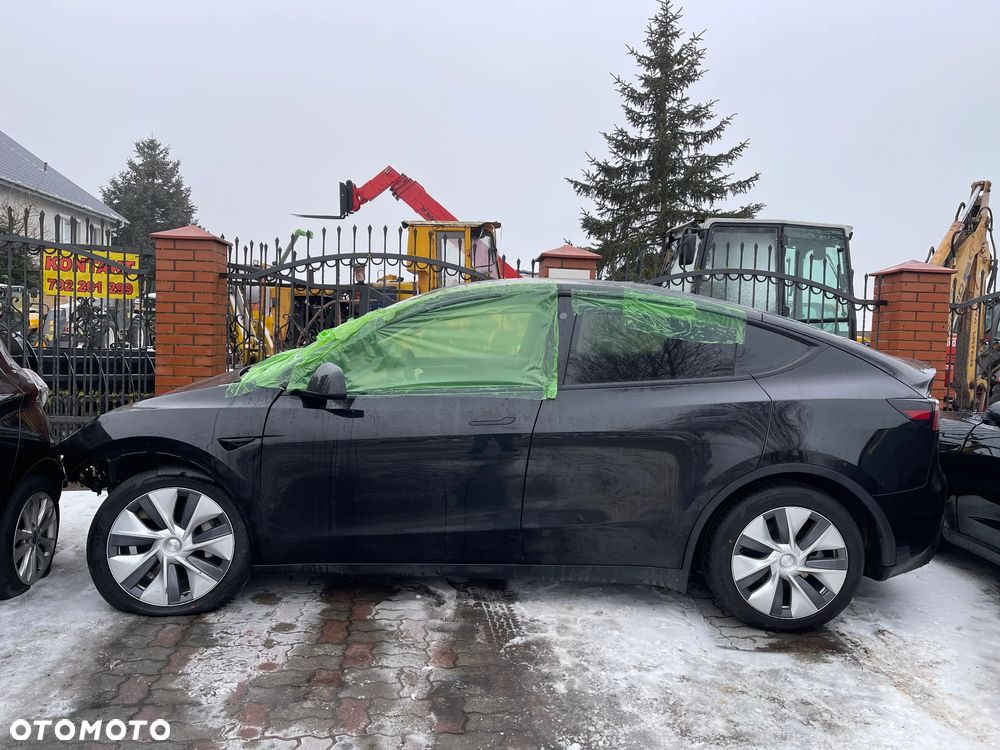Tesla Y Long Range Dual Motor AWD - 23