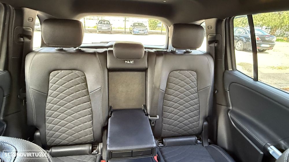 Mercedes-Benz GLB 200 d - 41