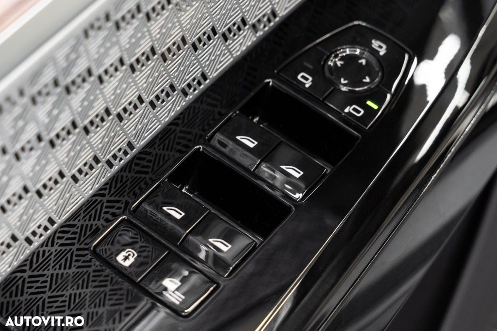 BMW M7 M760e xDrive AT PHEV - 37