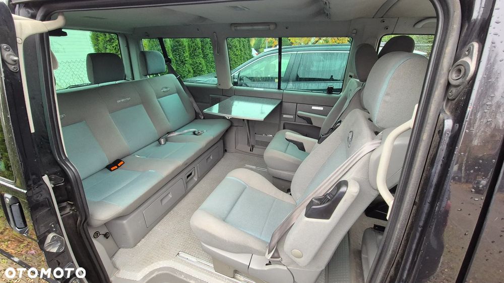 Volkswagen Multivan - 25