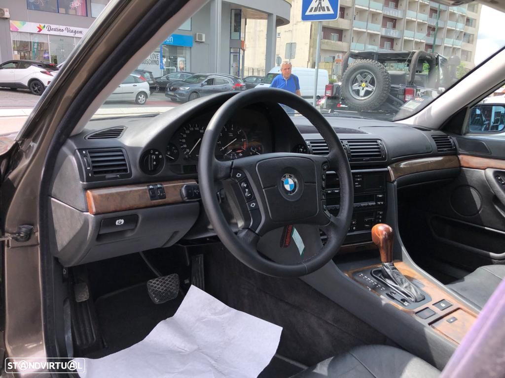 BMW 740 iA - 10