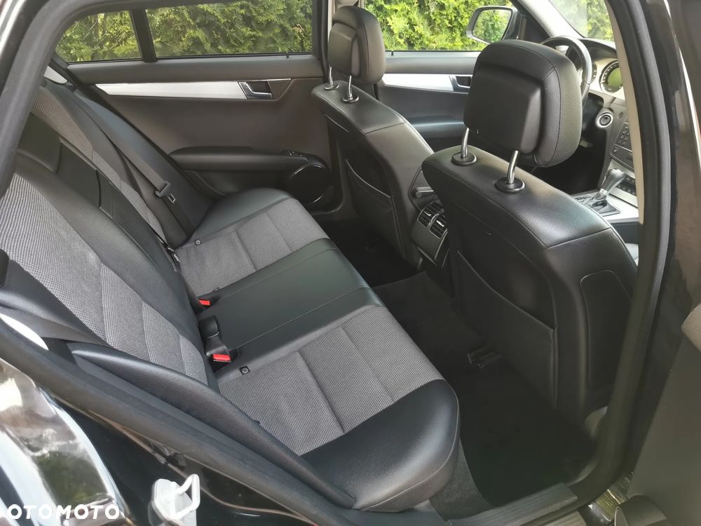 Mercedes-Benz Klasa C 320 CDI DPF 7G-TRONIC Avantgarde - 11