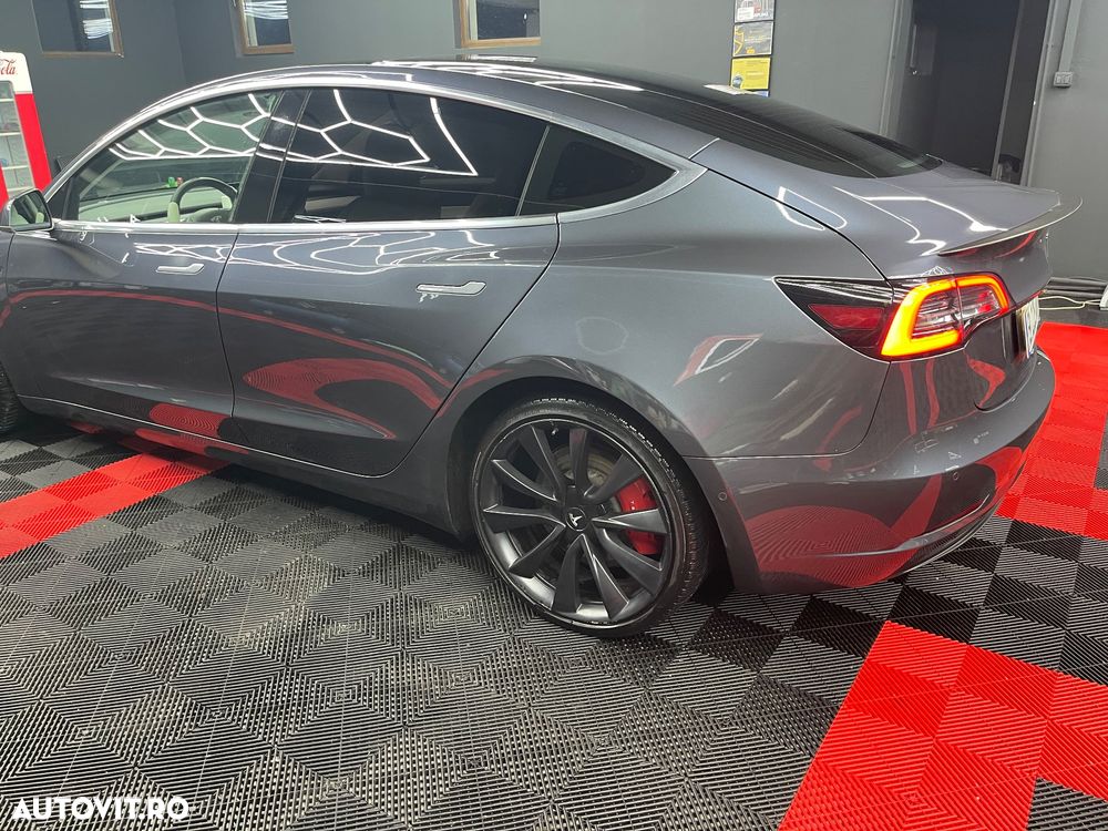 Tesla Model 3 - 13