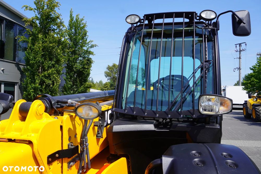 JCB 535-95 / 3,5 t / zasięg 9,5 m / joystick - 24