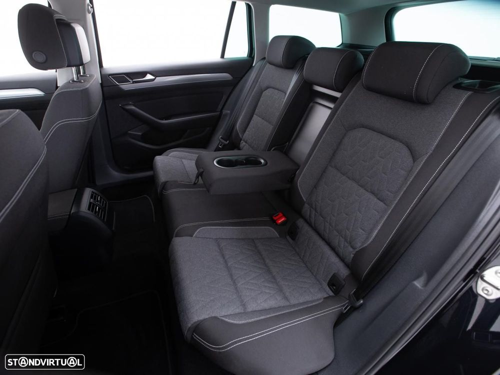 VW Passat Variant 2.0 TDI Business DSG - 10