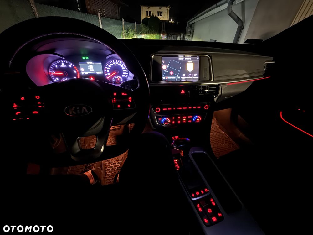 Kia Optima - 38