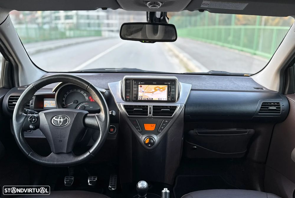 Toyota iQ 1.33 VVT-i 2 NAVI+Bluetooth - 8
