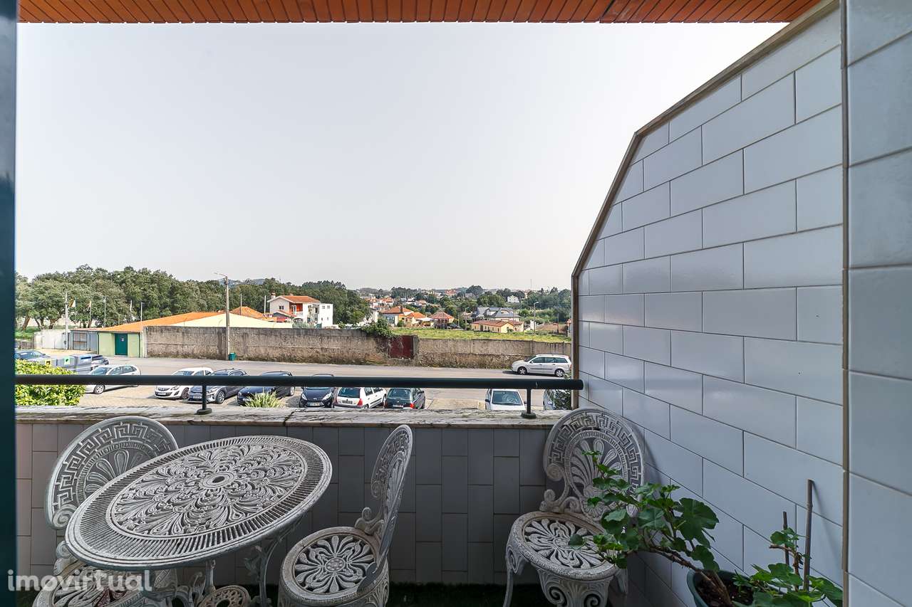 T2+1 com 2 frentes e box fechada, em Paços de Brandão - Grande imagem: 5/35